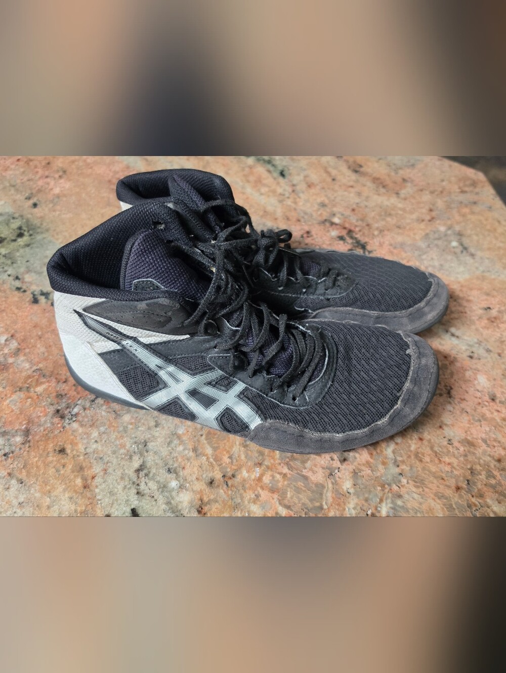 ASICS Men's Black and Gray High-Top Wrestling Shoes Size 9.5
